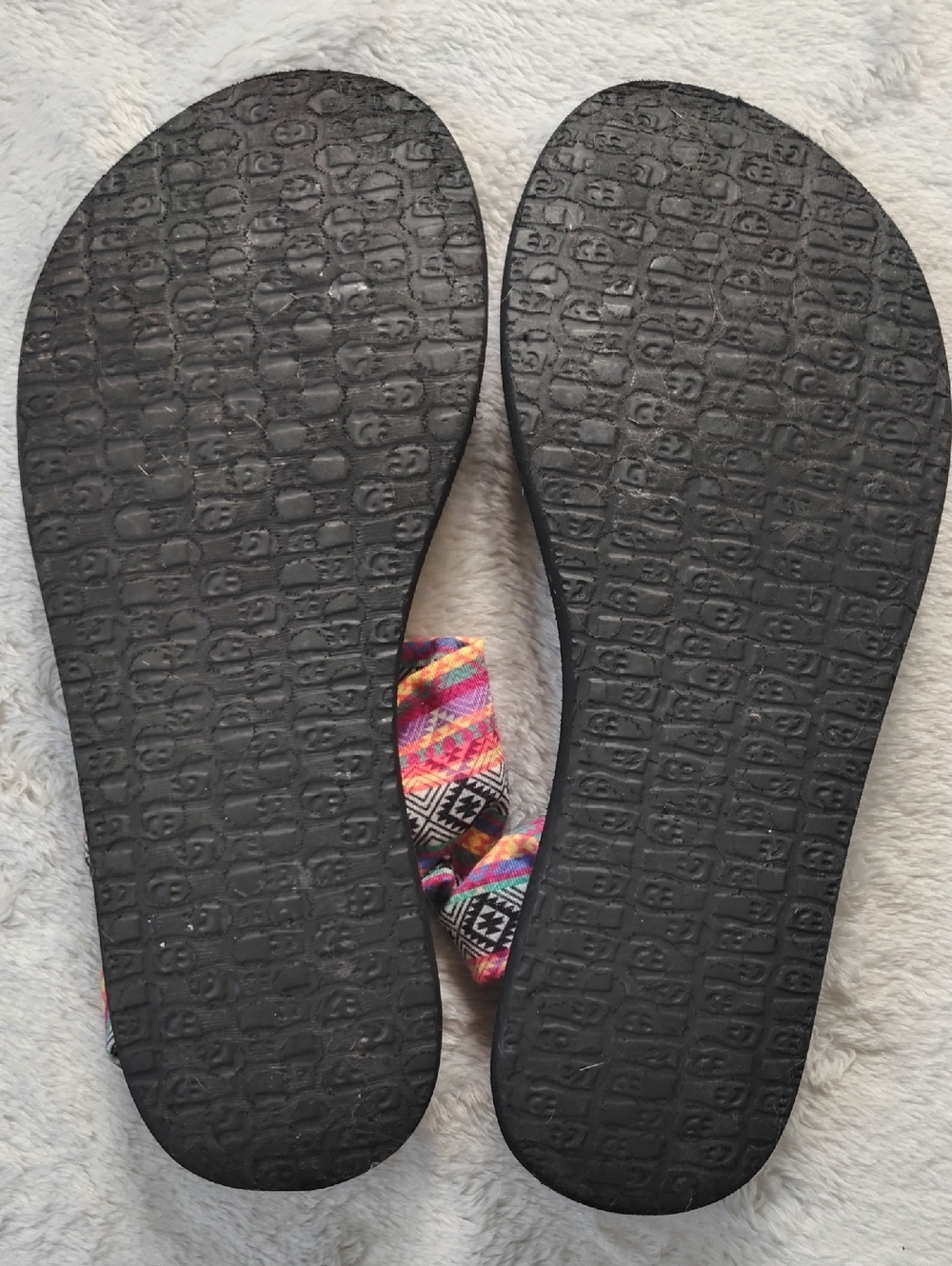 Sanuk Yoga Mat Sling 2 Sandals with Colorful Aztec Tribal Print Size 7 - Picture 5 of 7